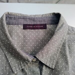 Classic Tommy Hilfiger Poka Dot Women’s Button-up Shirt in a Soft Taupe/Gray
